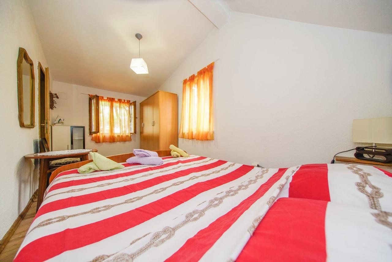 Holiday Home Jere Postira Bagian luar foto